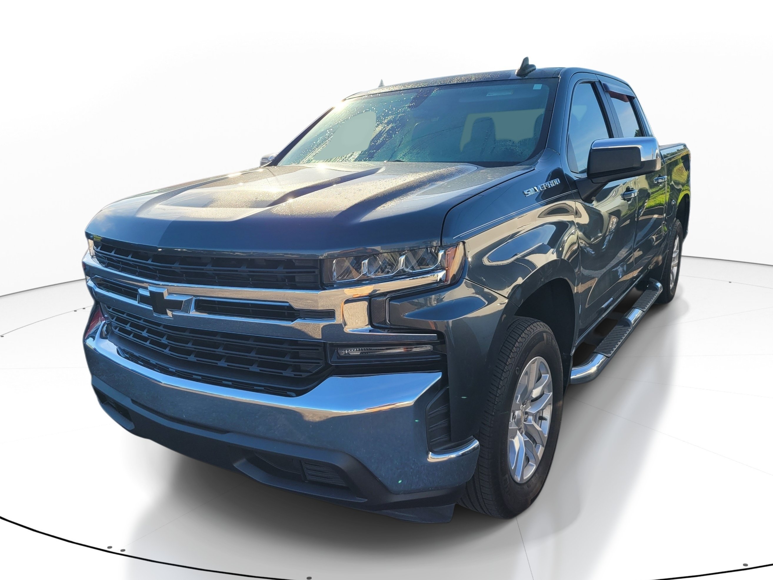 Used 2020 Shadow Gray Metallic Chevrolet LT image 3
