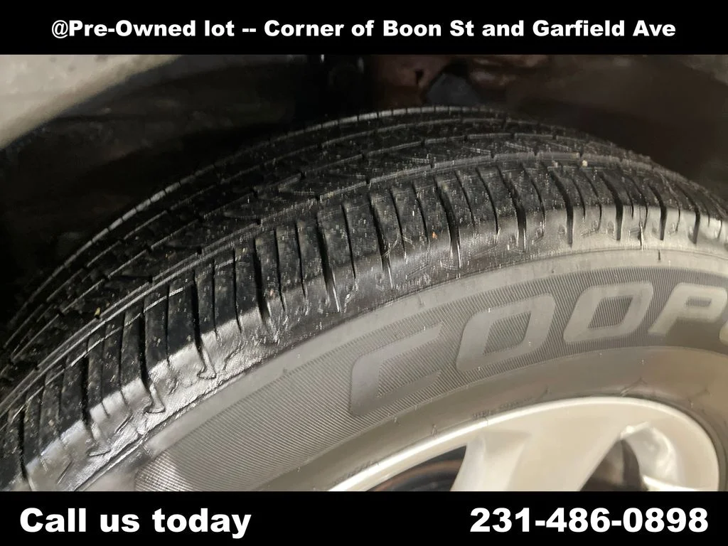 Used 2014 Gray Toyota XLE image 12