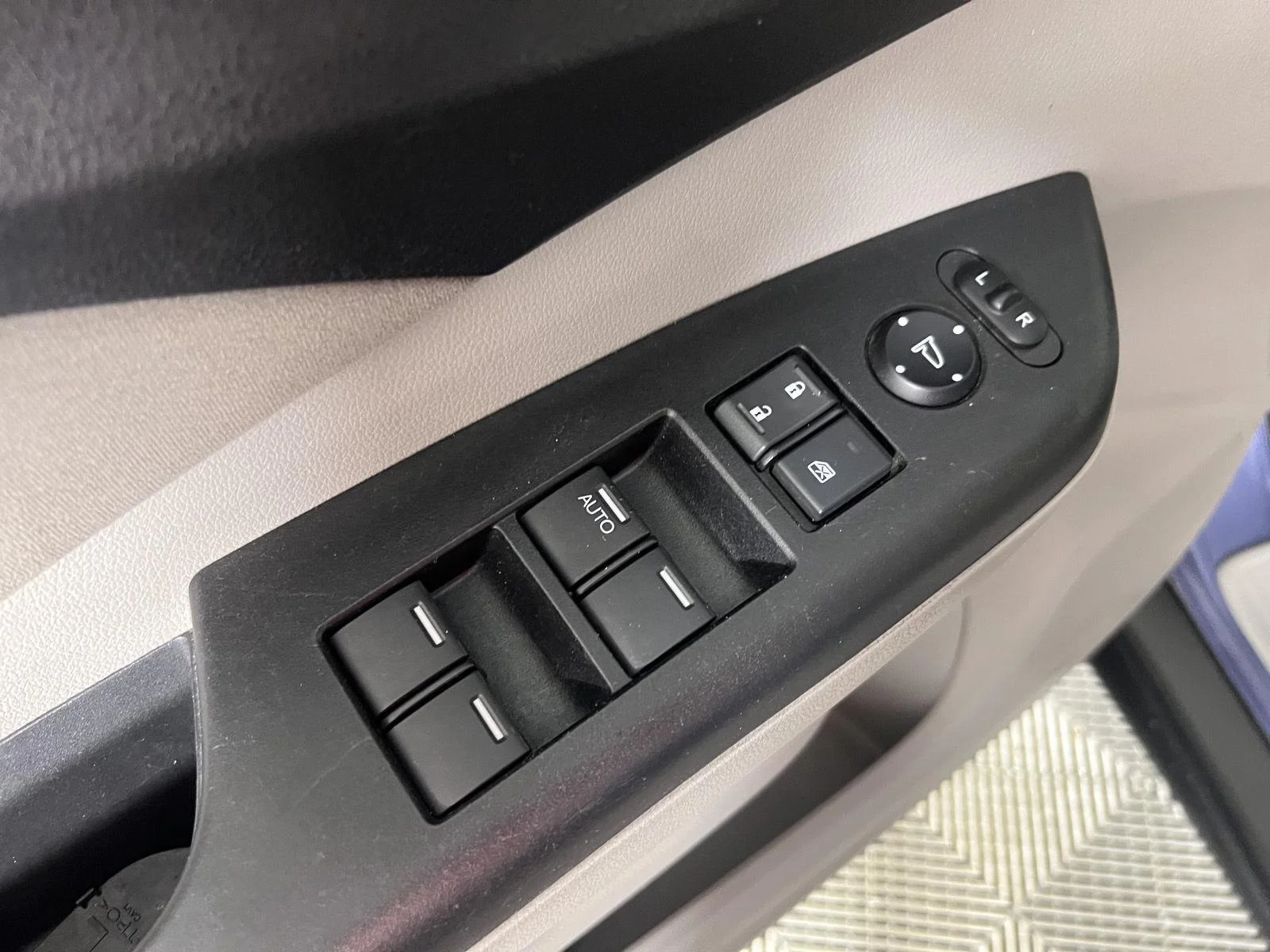 Used 2014 Twilight Blue Metallic Honda EX image 24
