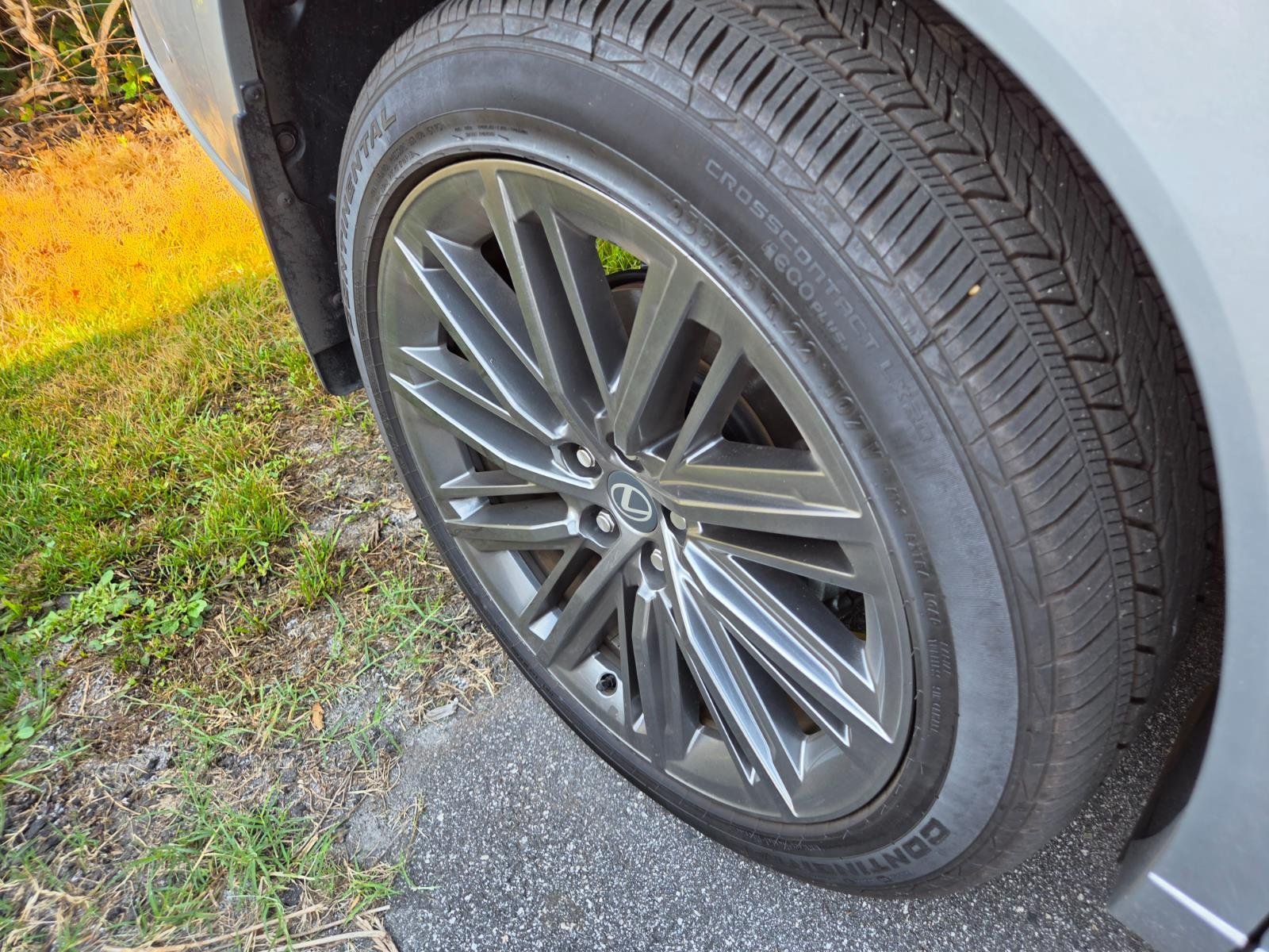 Used 2026 Silver Lexus TX 550h+ Luxury image 4