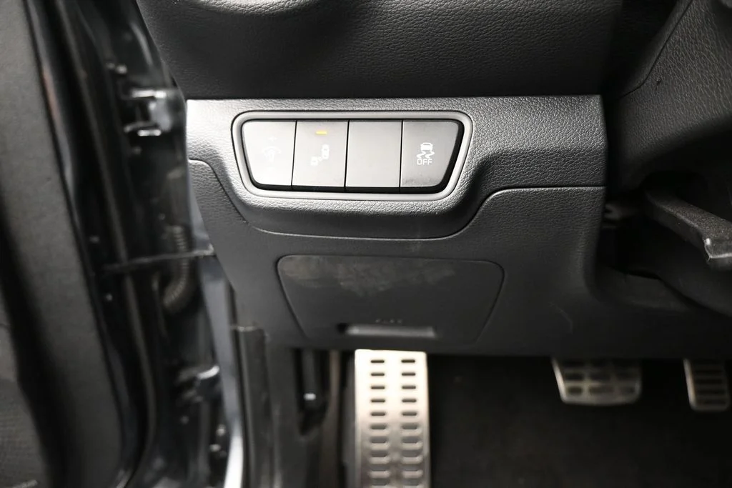 Used 2024 Gravity Gray Kia GT-Line image 34
