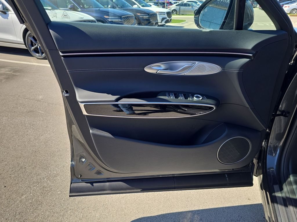 2026 GENESIS GV70 Standard - Photo 13