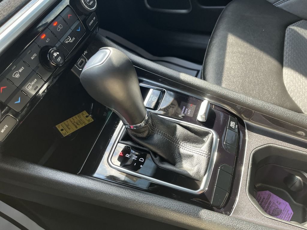 Certified Used 2024 Blue Jeep Latitude image 19