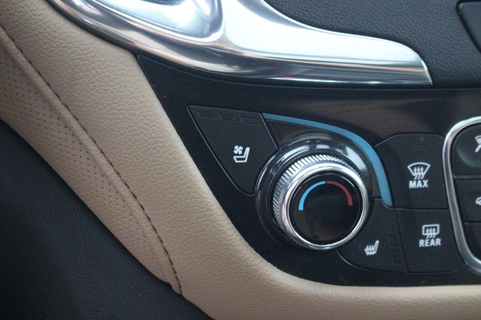 Used 2023 Iridescent Pearl Tricoat Chevrolet Premier image 30