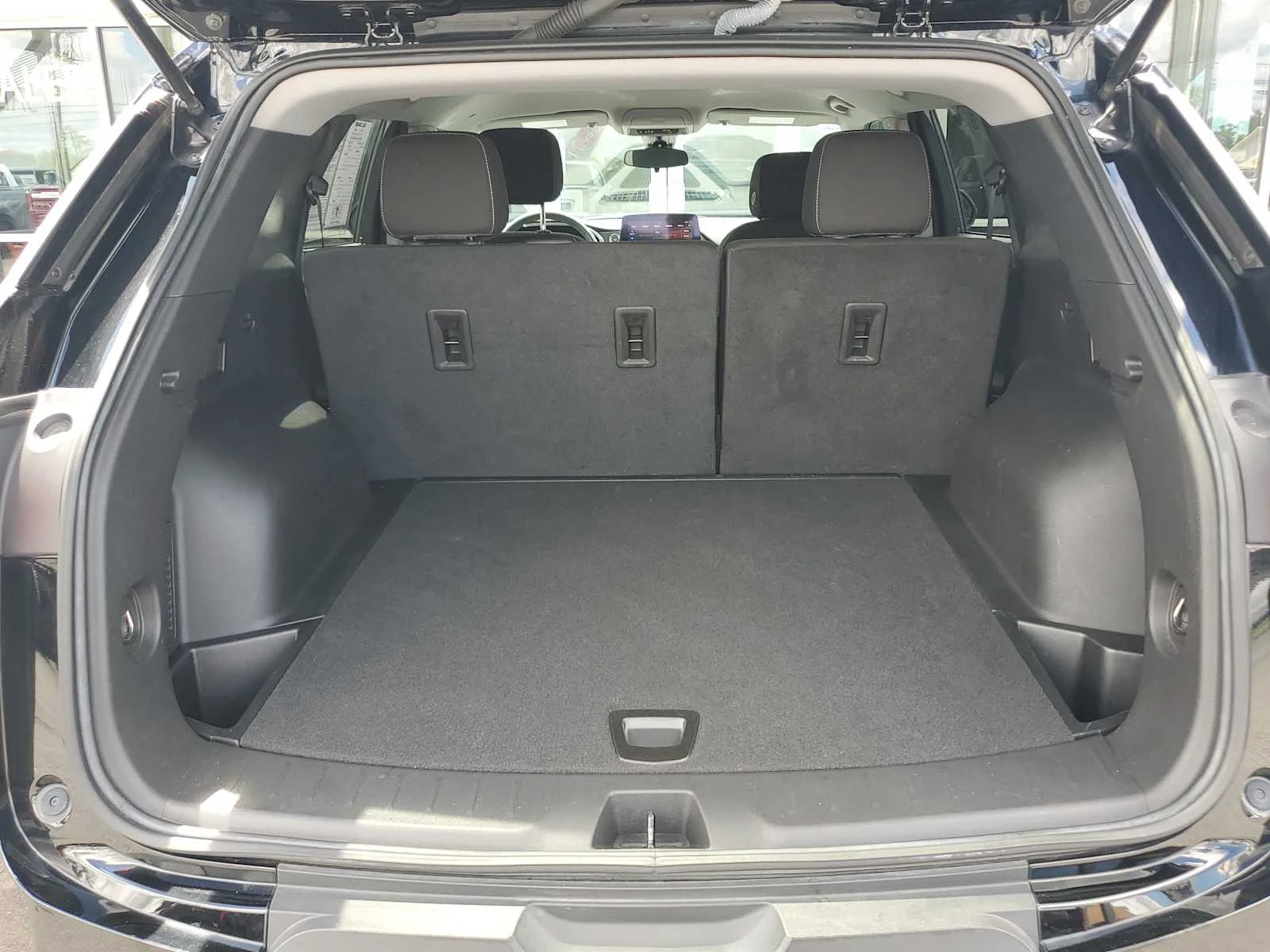 Used 2023 BLACK Chevrolet LT image 6