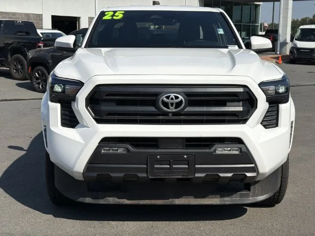 Used 2025 White Toyota SR5 image 14