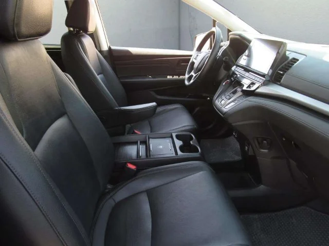 Certified Used 2025 Modern Steel Metallic Honda EX-L image 9