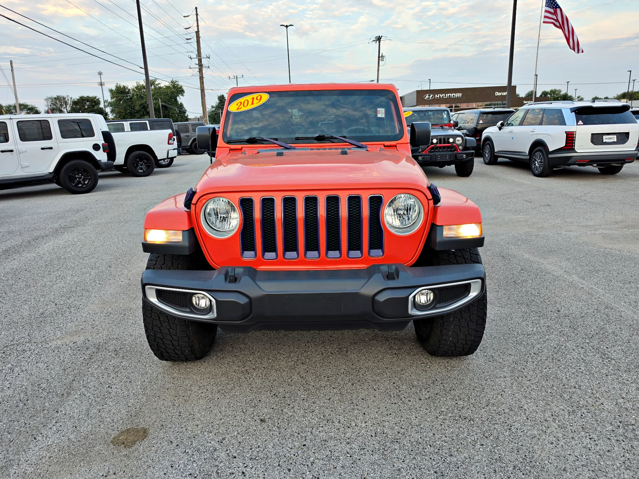 Used 2019 Punkn Metallic Clearcoat Jeep Sahara image 2