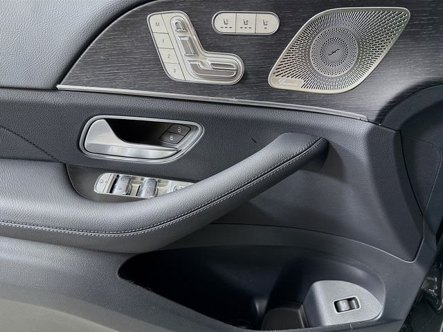 Used 2026  Mercedes-Benz GLS 450 image 18