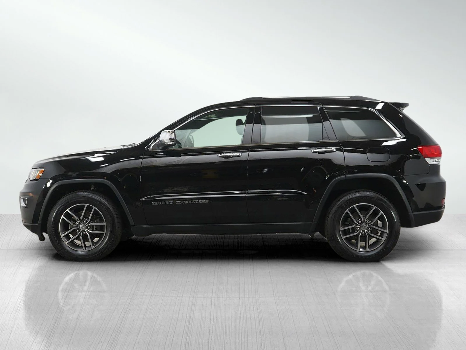 Used 2017 Jeep Grand Cherokee Limited with VIN 1C4RJFBG8HC755568 for sale in Hopkins, Minnesota