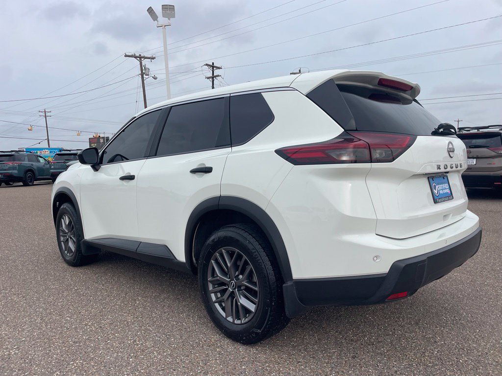 Certified Used 2025 White Nissan S image 5