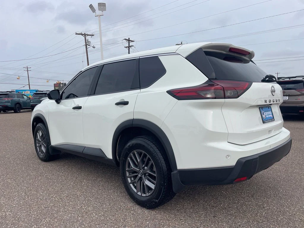 Used 2025 White Nissan S image 5