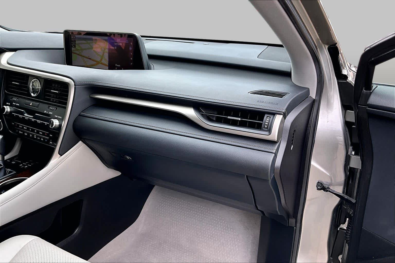 Used 2019 Atomic Silver Lexus  image 16