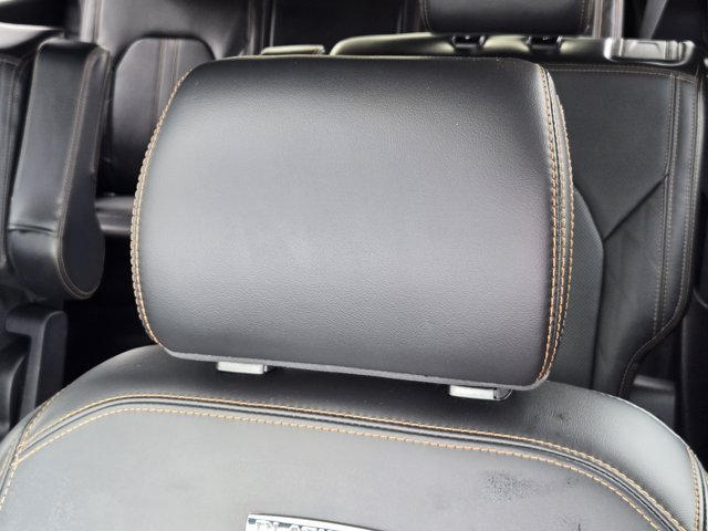 Used 2022 White Metallic Ford  image 21