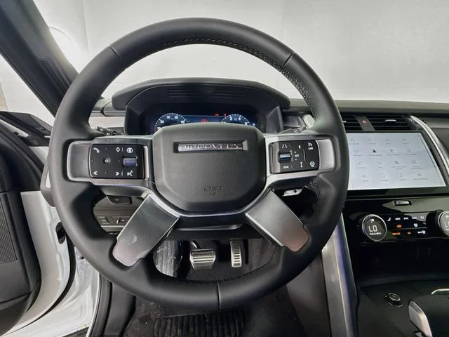 New 2026 Fuji White Land Rover Dynamic SE image 12