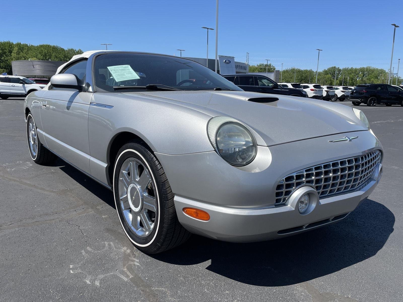 Used 2005 Platinum Silver Ford Deluxe image 7