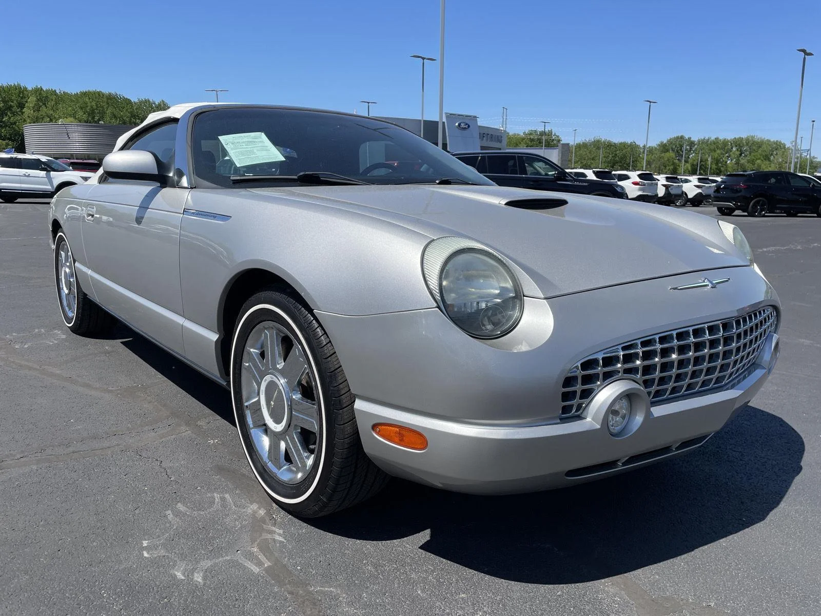 Used 2005 Platinum Silver Ford Deluxe image 7