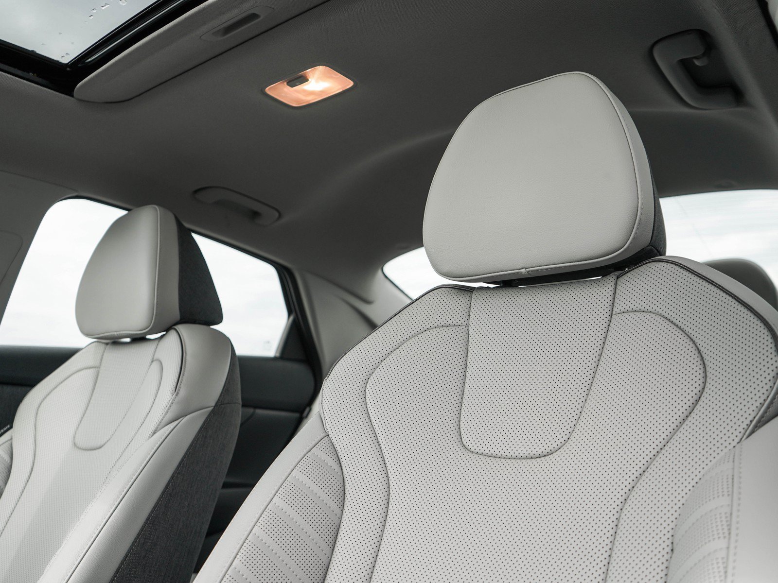 New 2026 Amazon Gray Hyundai SEL Sport Plus Sedan FWD image 17