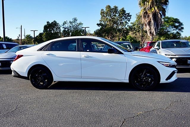 Used 2026 White Hyundai SEL Sport image 6