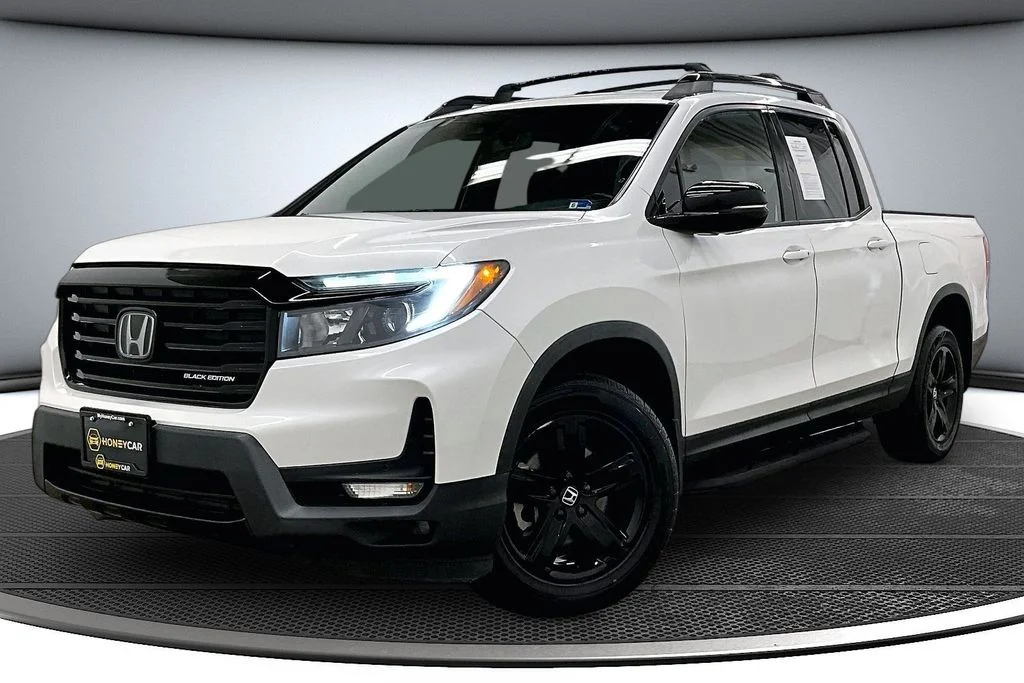 Used 2021 White Honda Black Edition image 3