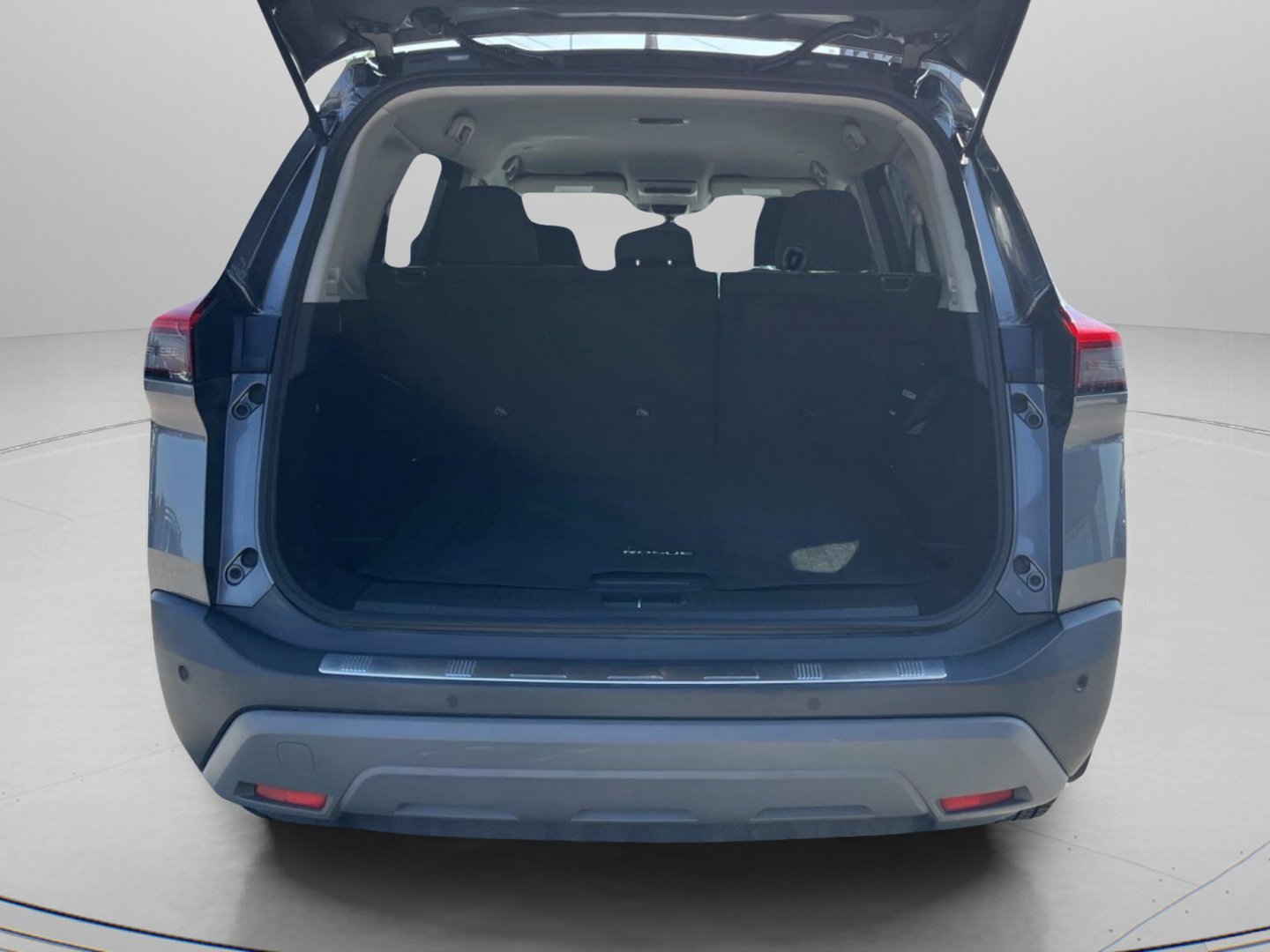 Used 2023 Gun Metallic Nissan SV image 7
