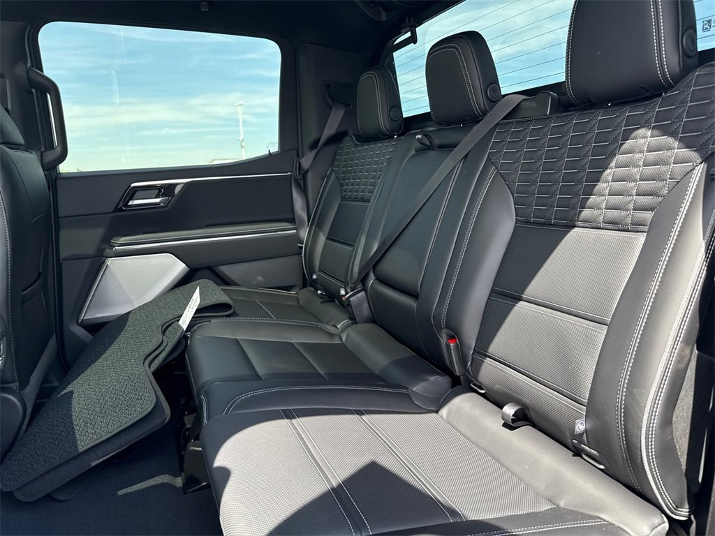 2025 GMC SIERRA - Image 33