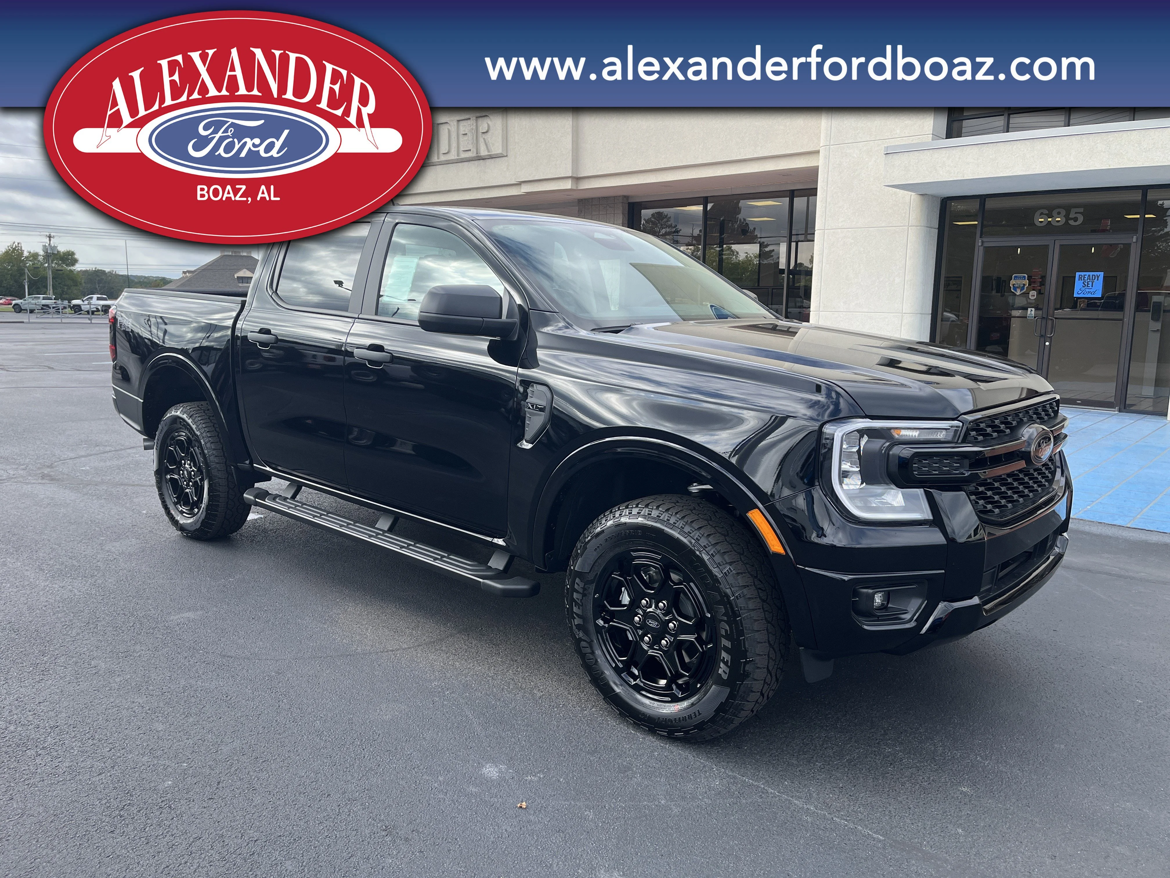 New 2025 Shadow Black Ford XLT image 3