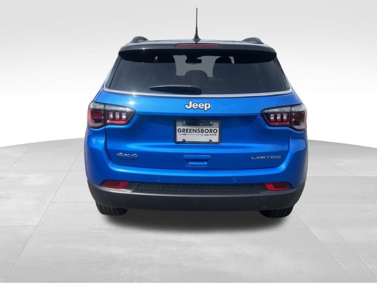 New 2026 Hydro Blue Pearl-Coat Exterior Paint Jeep Limited image 4