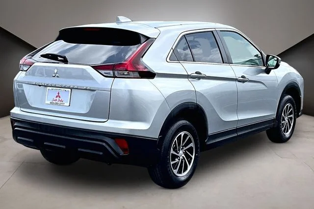 Used 2024 Silver Mitsubishi ES image 6