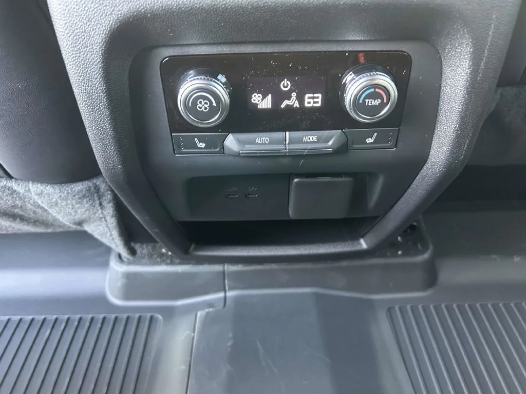 New 2027 Summit White GMC Elevation image 15