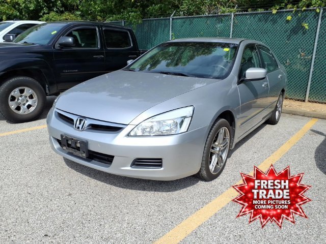 Used 2007  Honda EX-L image 1