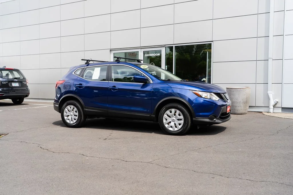 Used 2019 Blue Nissan S image 27
