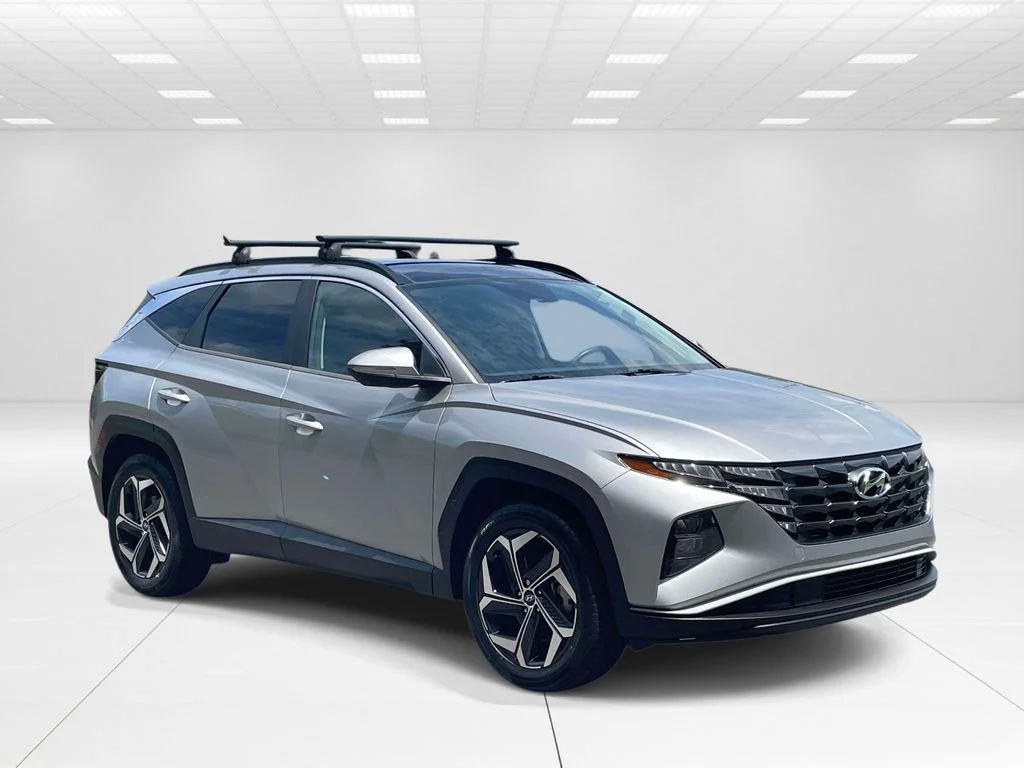 Used 2022 Silver Hyundai SEL Convenience image 1