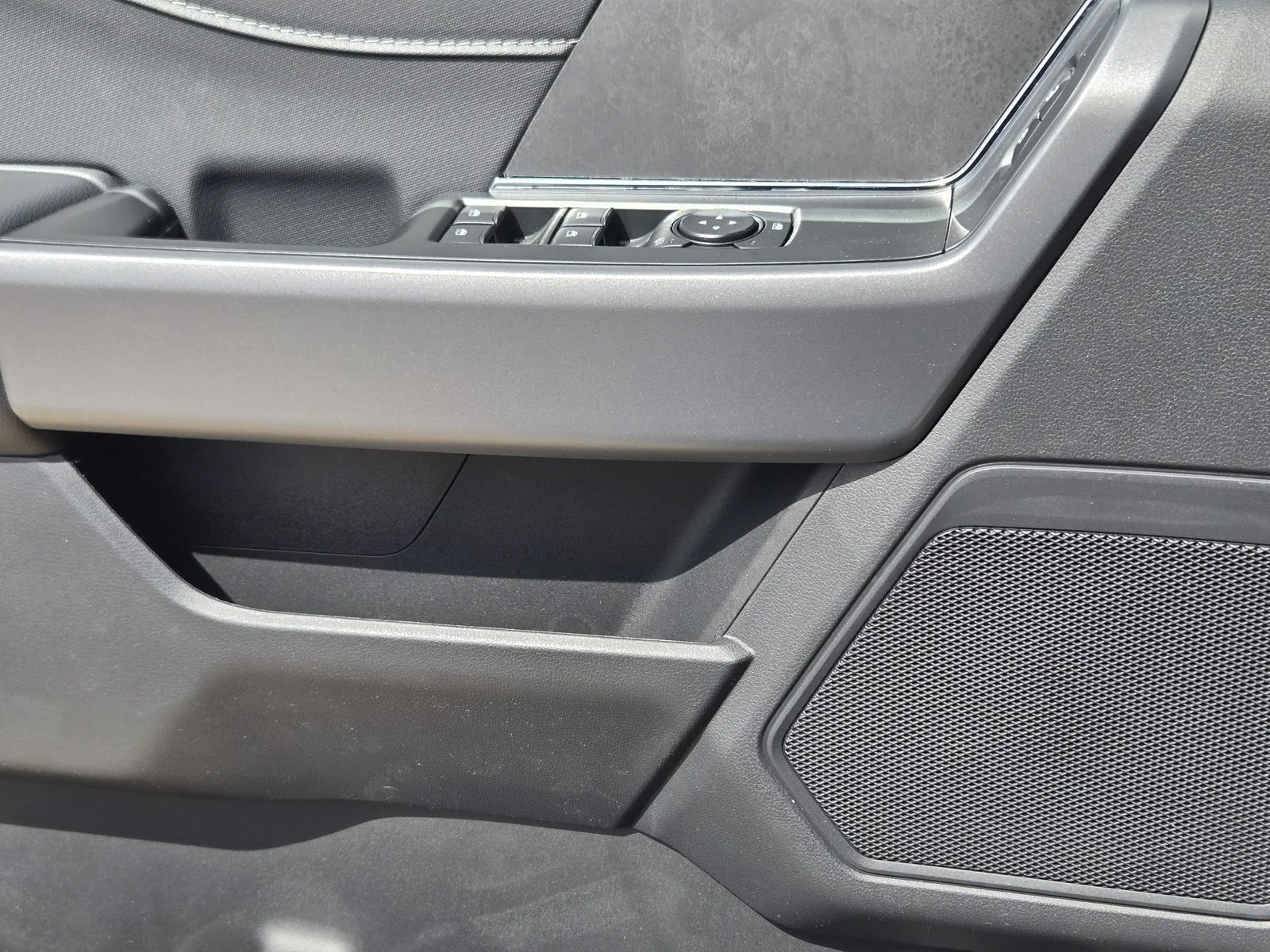New 2026 Agate Black Metallic Ford XLT image 15