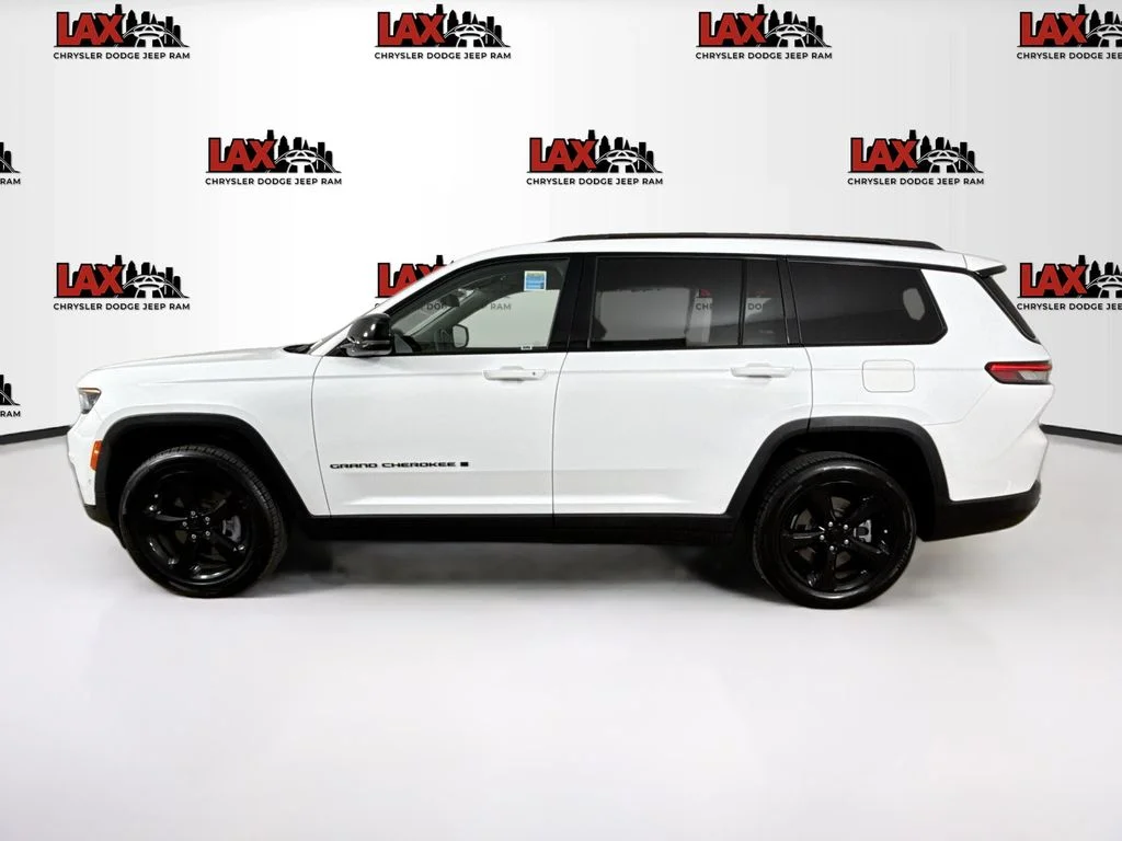 Used 2022 White Jeep Limited image 4