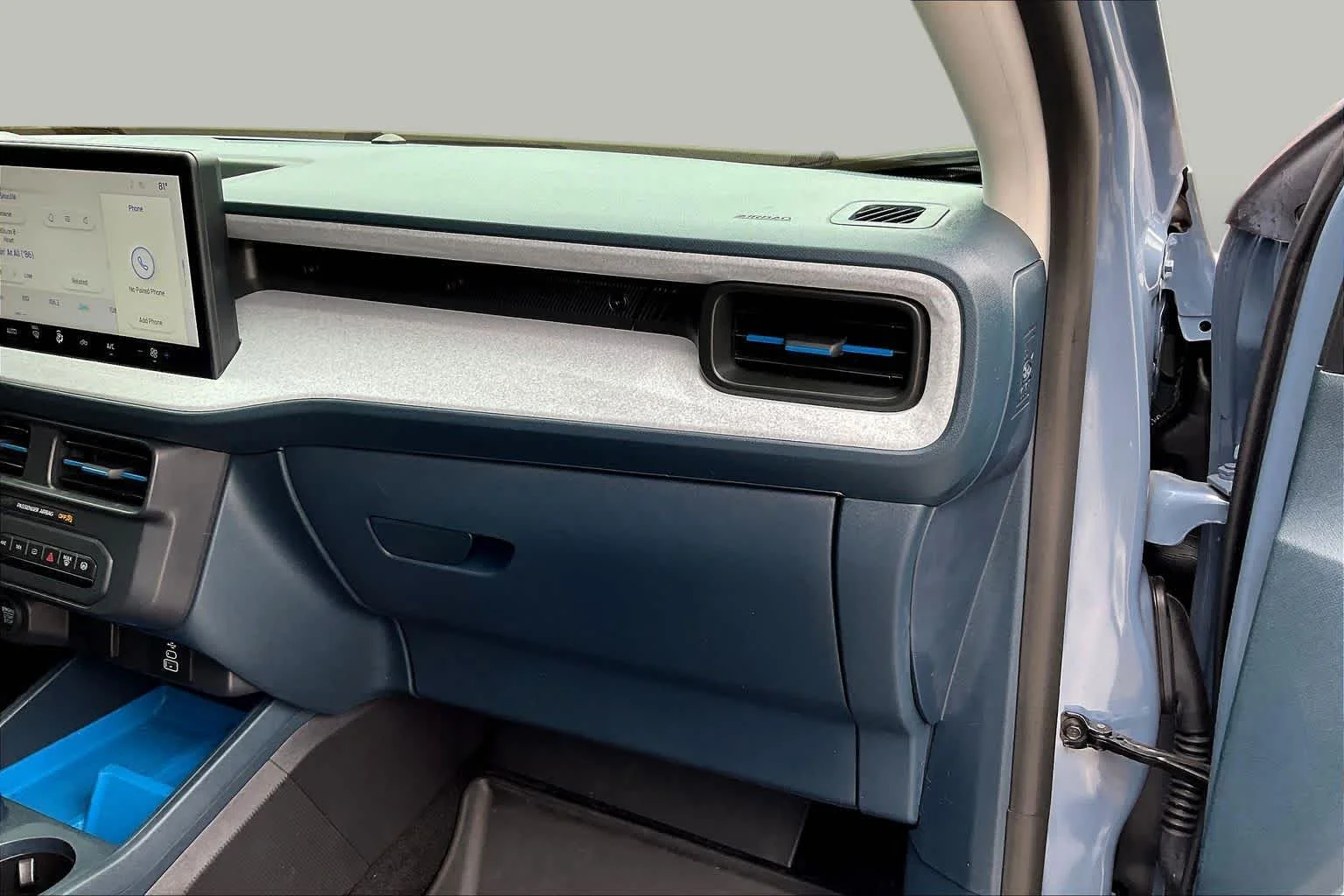 Used 2025 Azure Gray Metallic Tri-Coat Ford XLT image 18