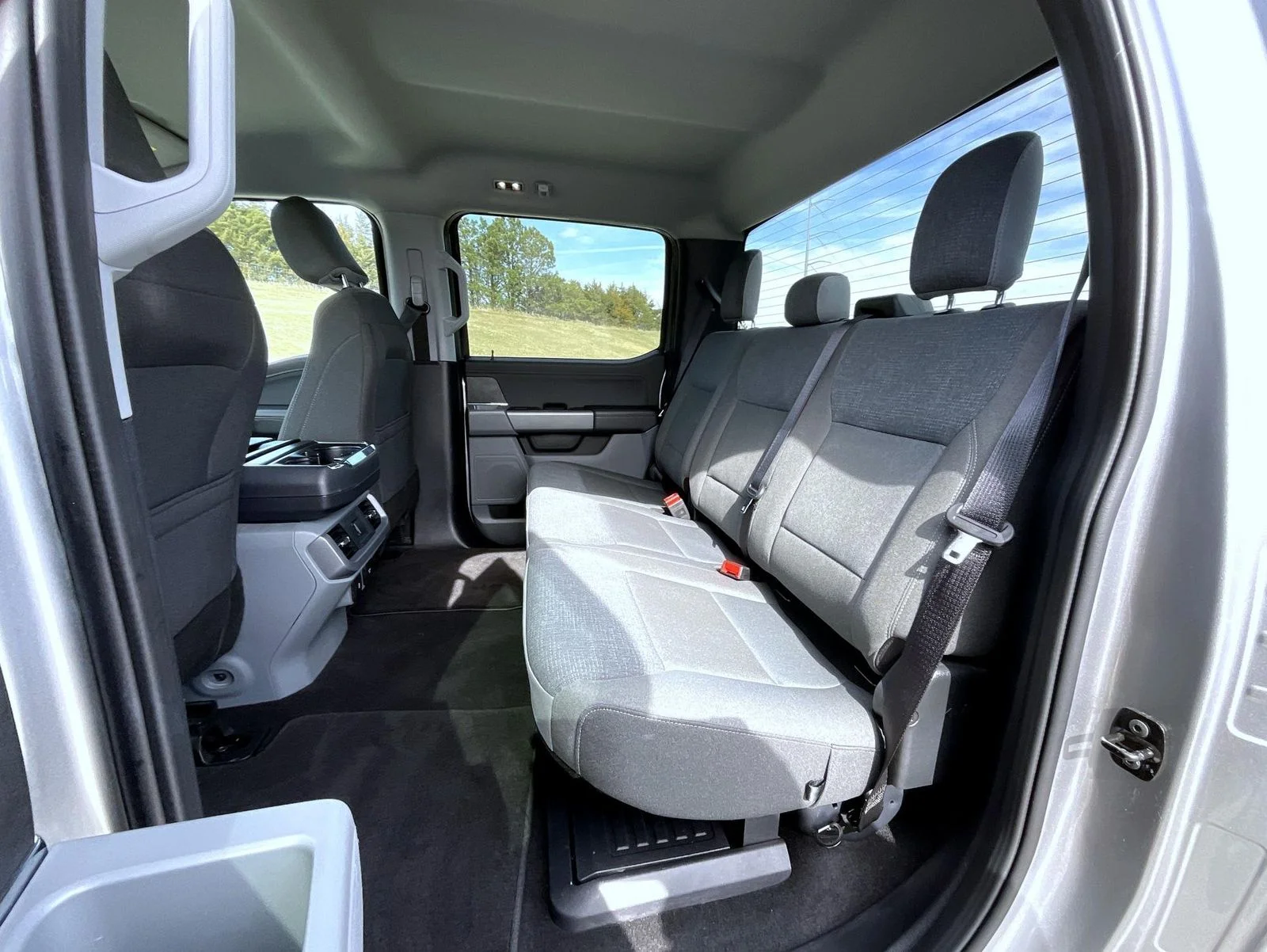 Used 2025 Silver Ford XLT image 19