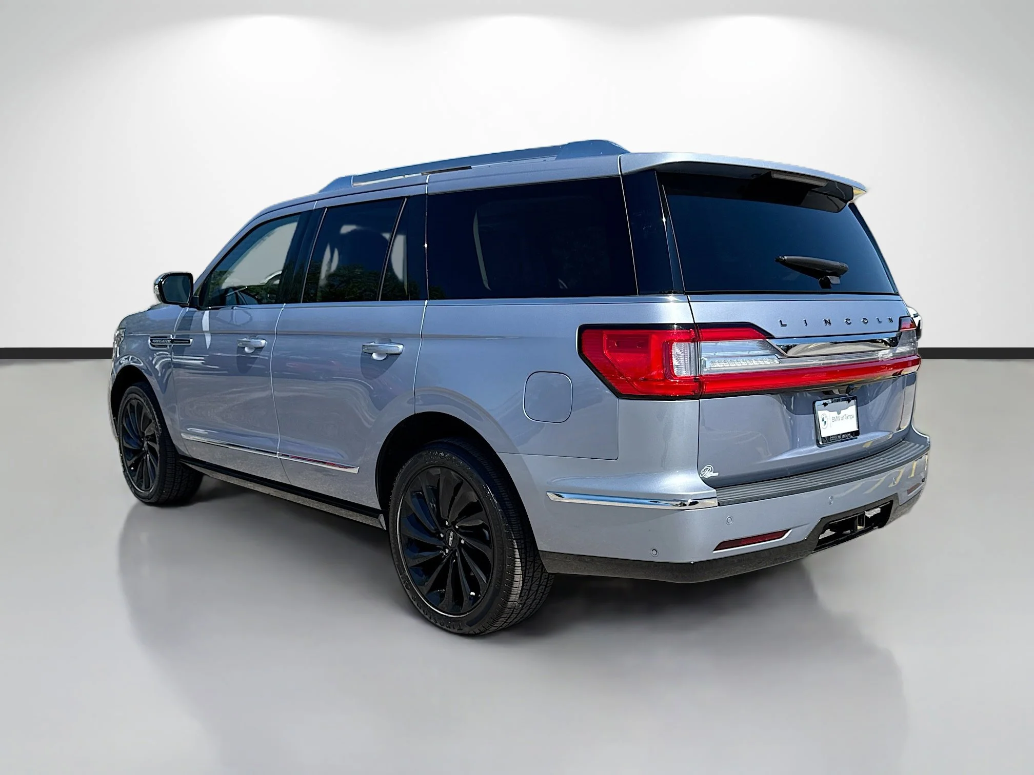 Used 2021 Chroma Crystal Blue Lincoln Black Label image 5