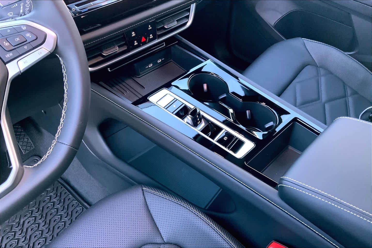 New 2026 Opal White Pear Volkswagen 2.0T SE w/Technology image 7