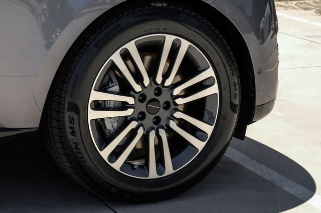 New 2026  Land Rover SE image 68