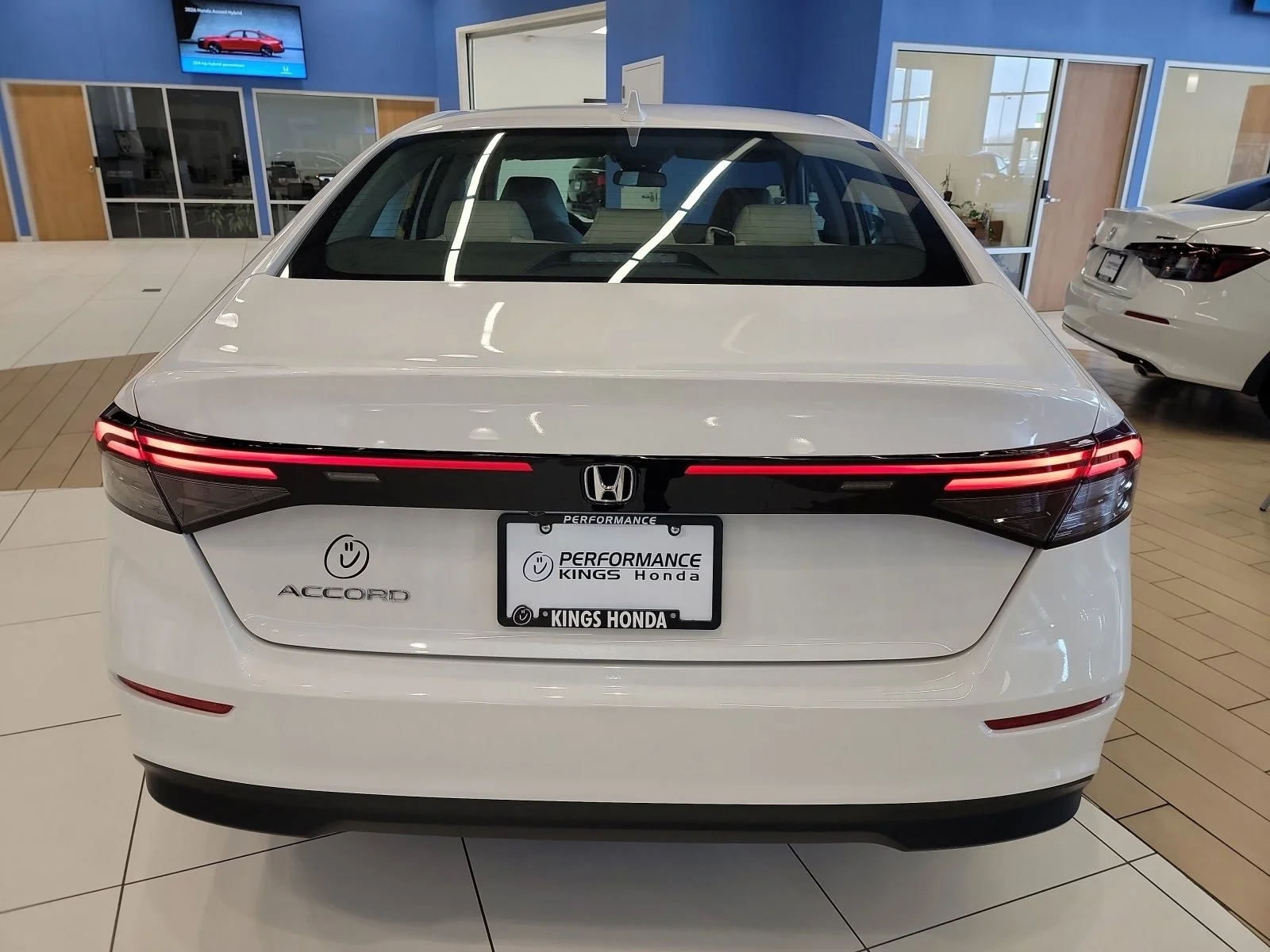 New 2026 Platinum White Pearl Honda LX image 8