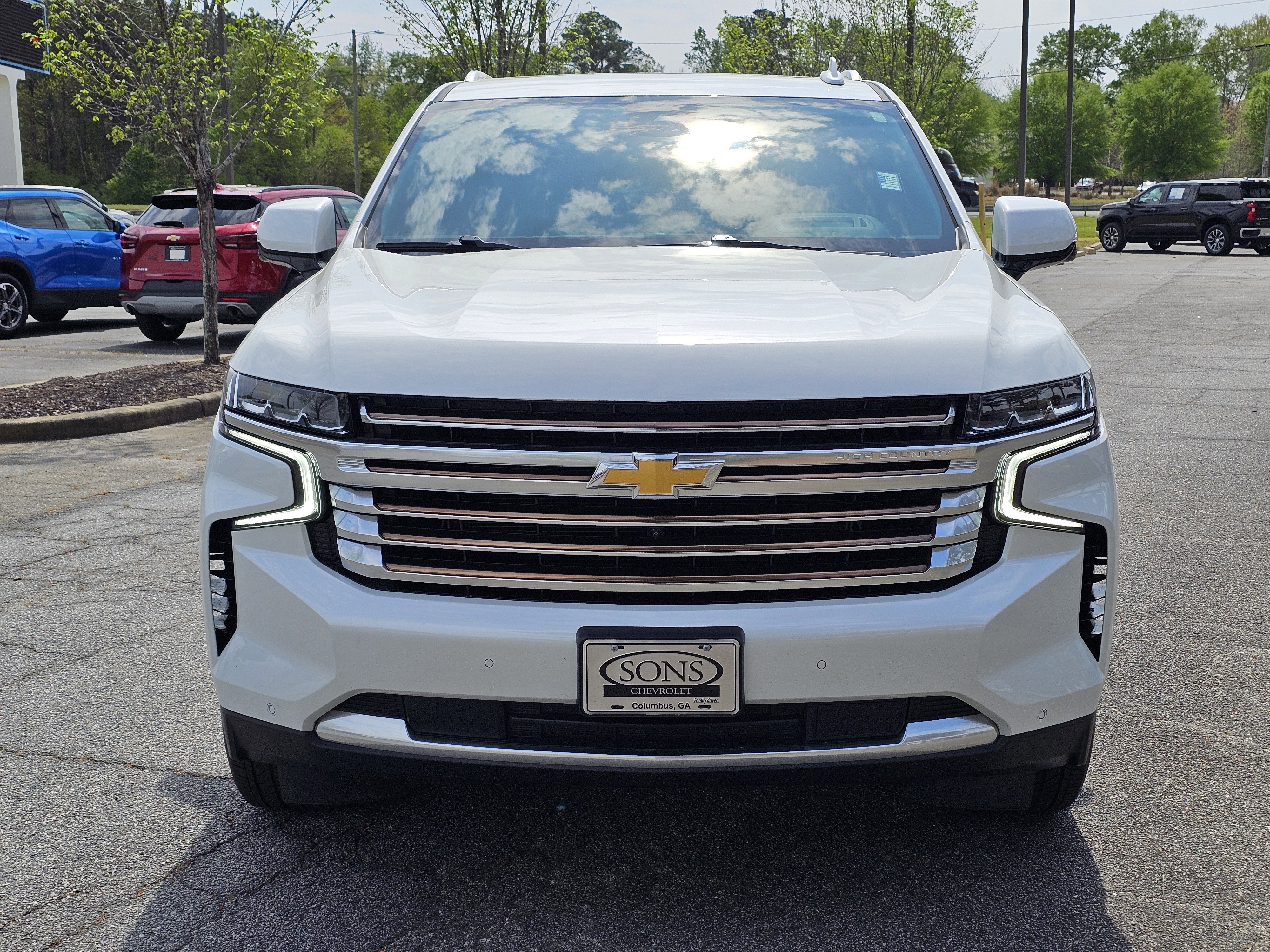 Used 2023 Iridescent Pearl Tricoat Chevrolet High Country image 4