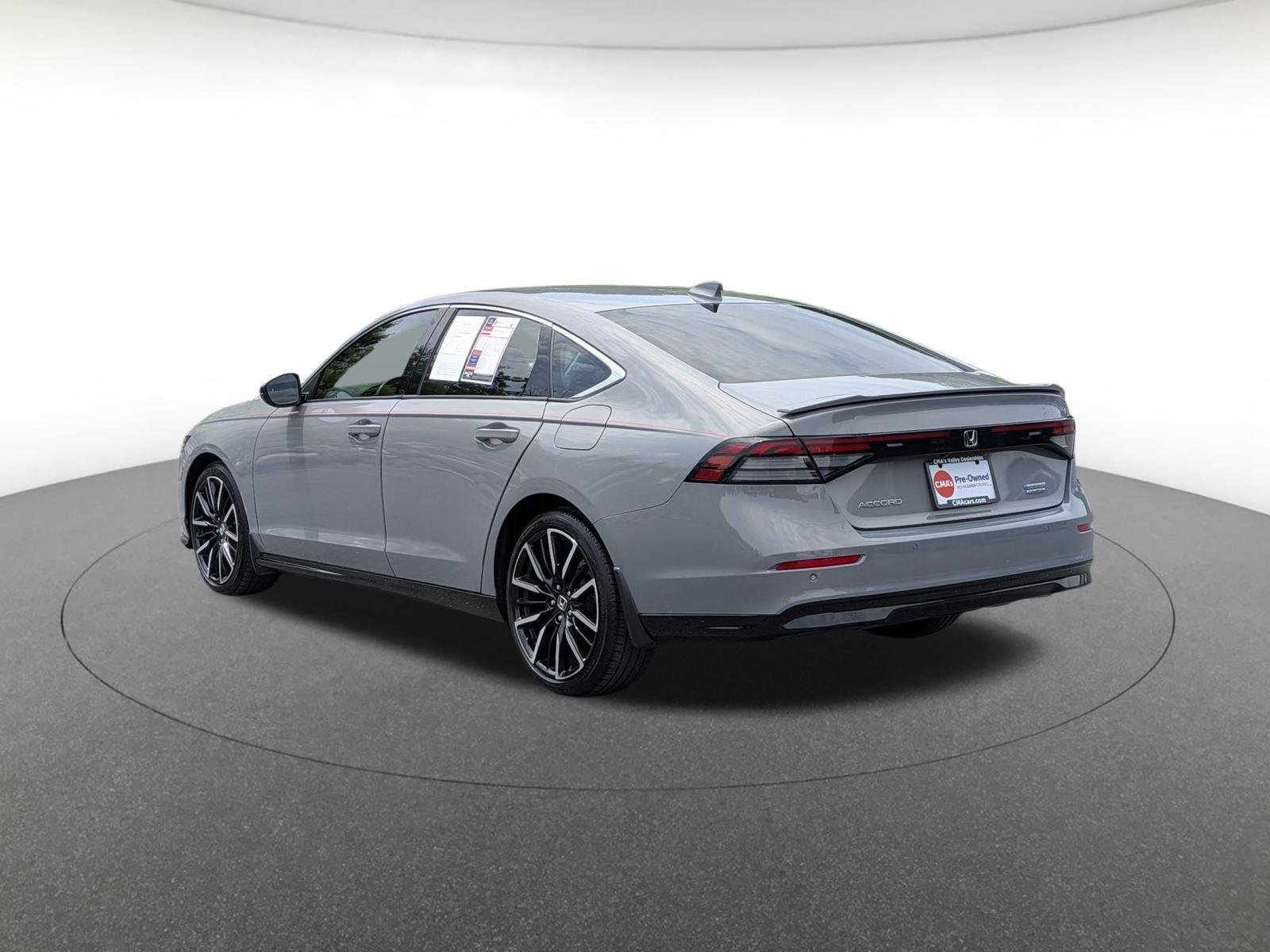 Used 2024 Urban Gray Pearl Honda Touring image 5