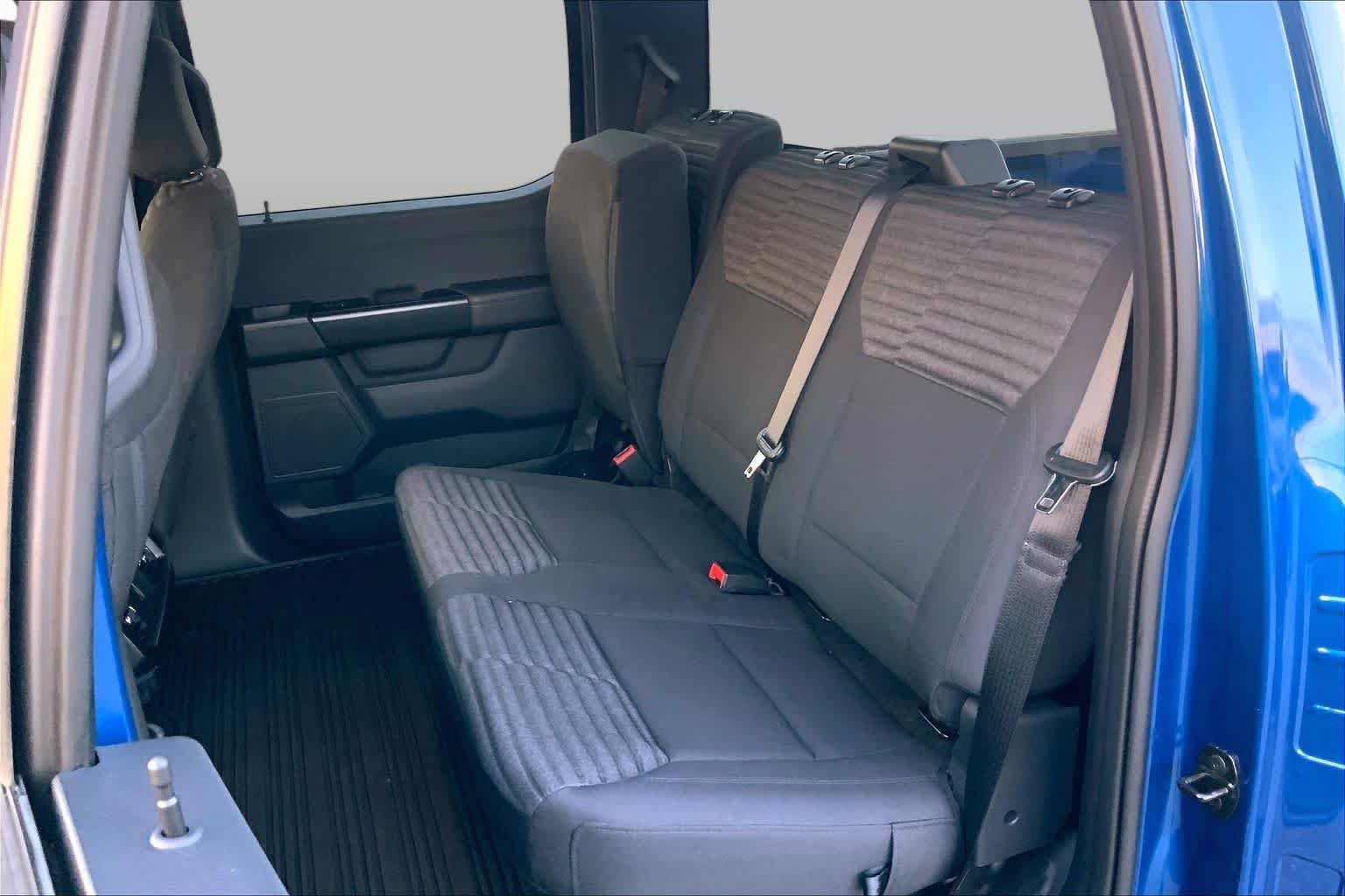 Used 2023 Atlas Blue Metallic Ford XL image 19