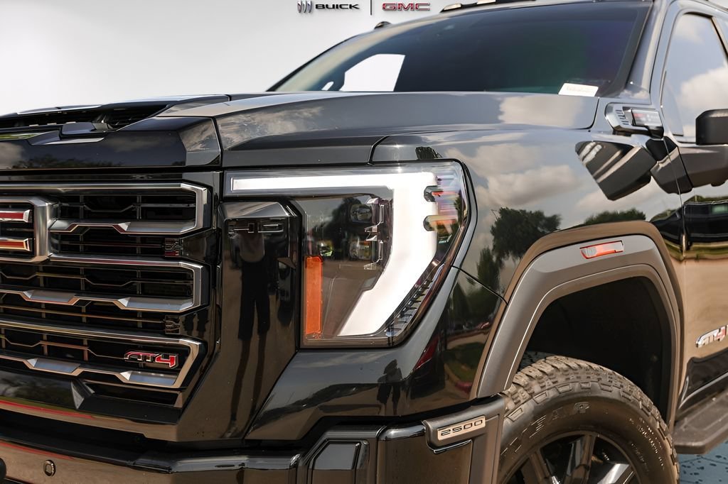 Used 2025 Onyx Black GMC AT4 image 3