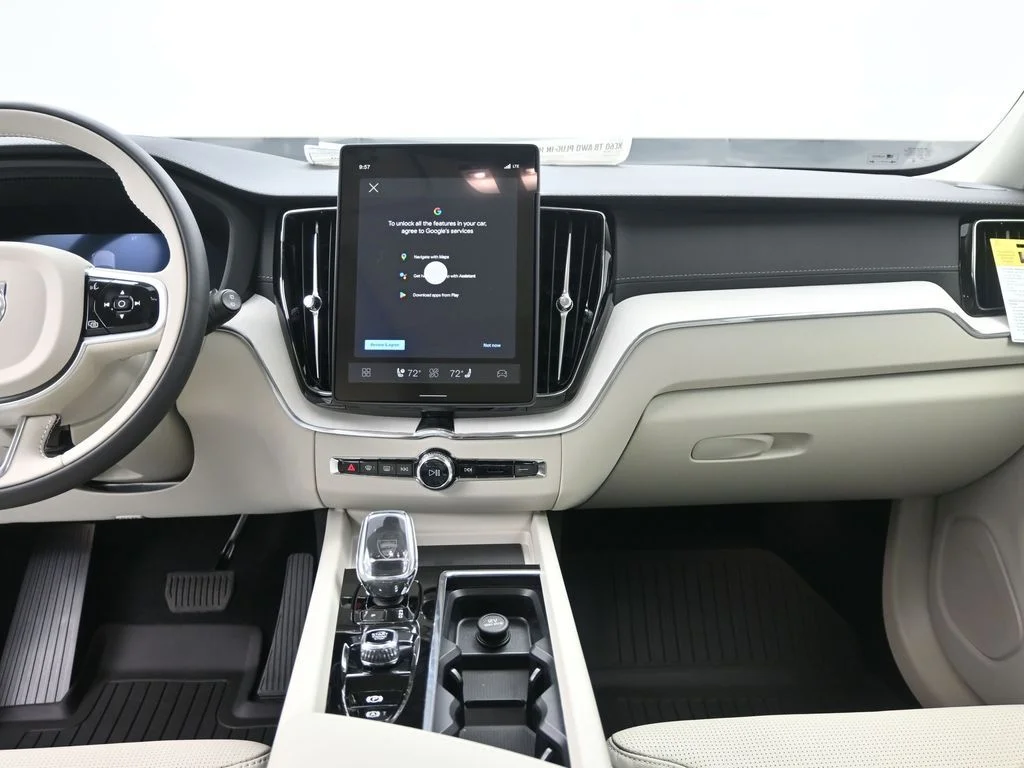 New 2026 White Volvo T8 Ultra image 23