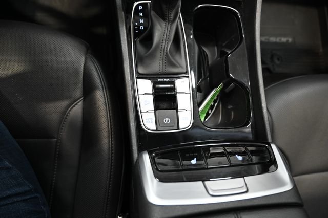 Used 2023 White Hyundai SEL image 18