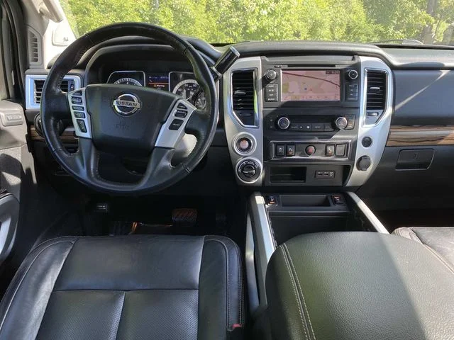 Used 2019 Black Nissan SL image 7