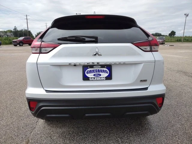 Certified Used 2024 White Mitsubishi  image 4