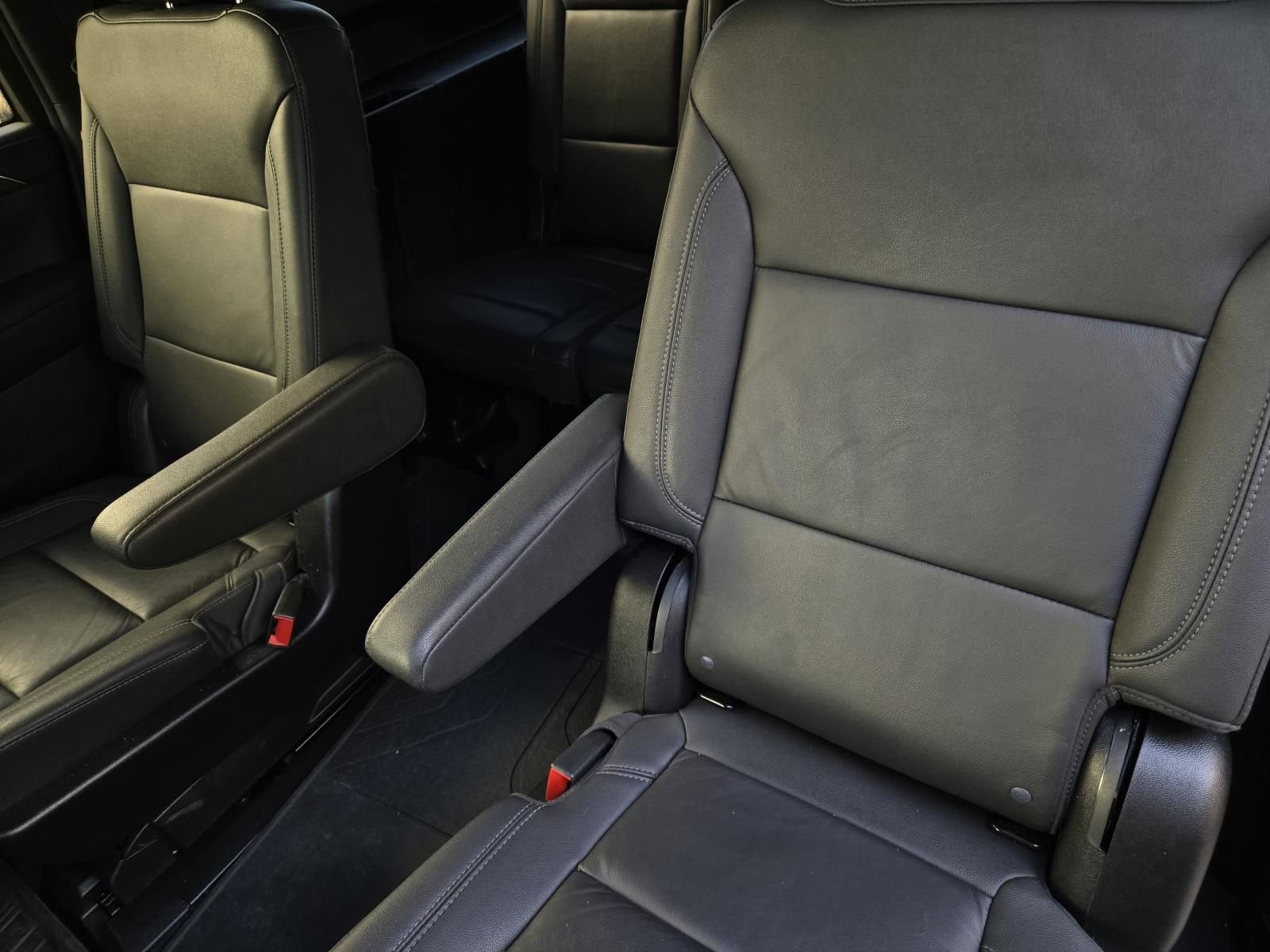 2024 Chevrolet Suburban Z71 - Photo 17